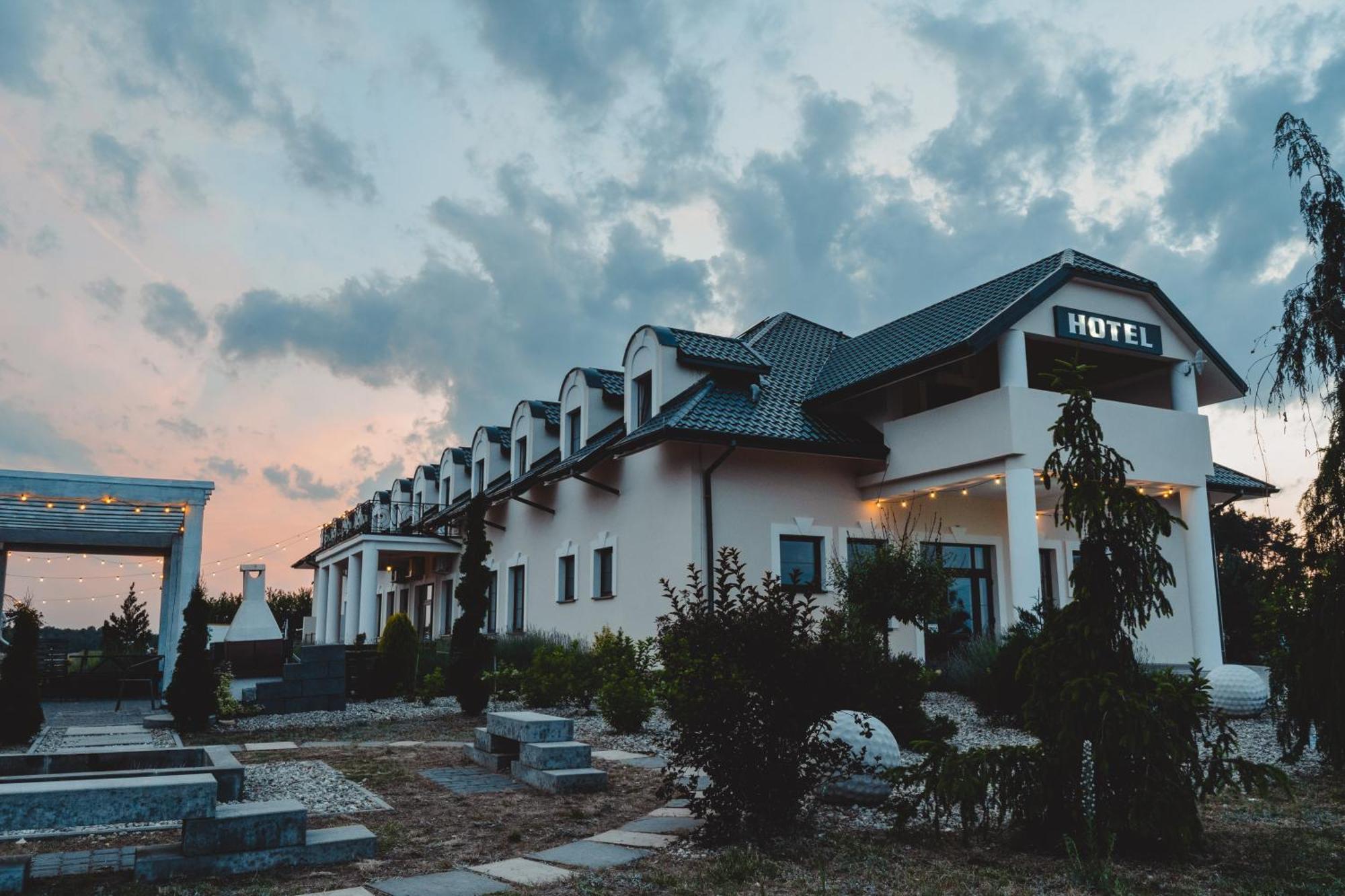 Hotel Zlotogorski Koscielec Exterior photo